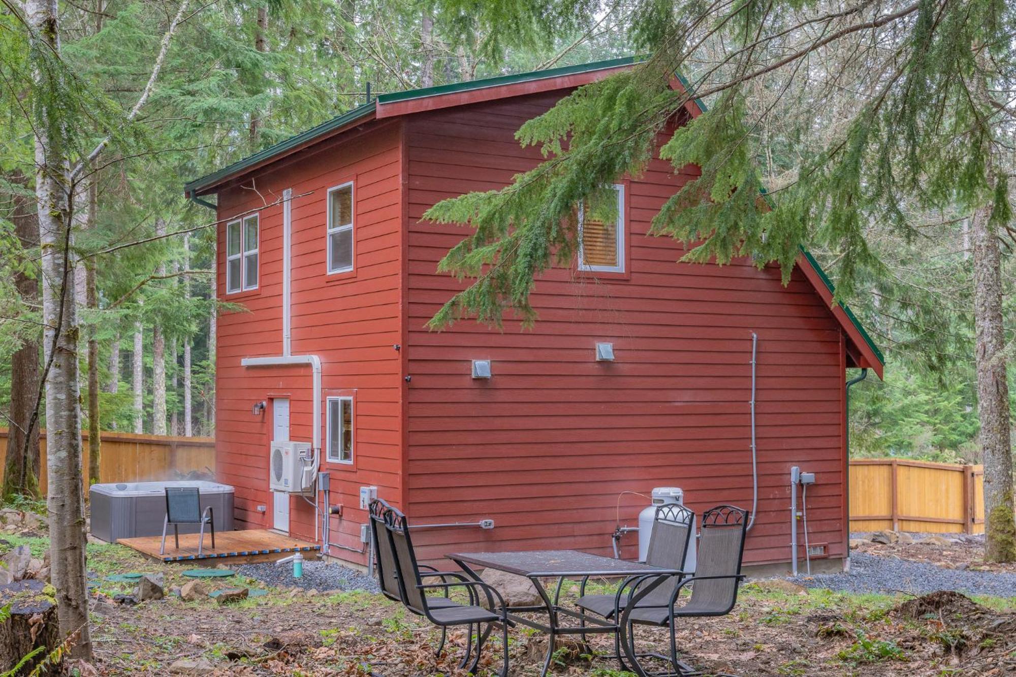 Mt. Rainier Cabin W/Hot Tub 애쉬포드 외부 사진